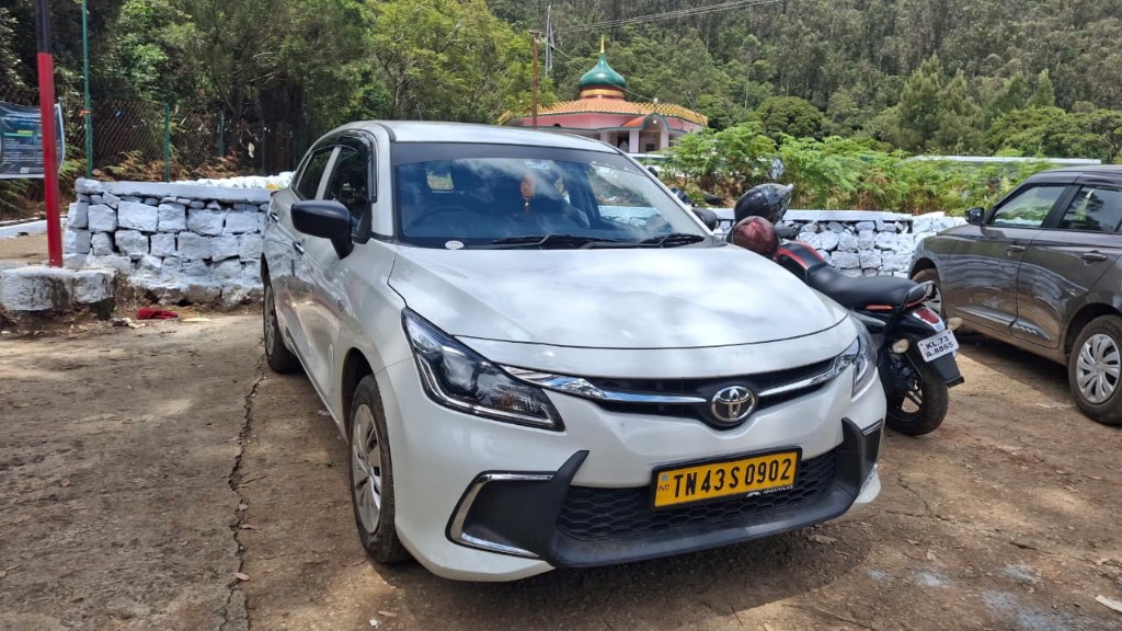 Toyota Etios / Glanza (5 Seater)
